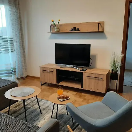 Milic Pirot-zapadni Kej 10 Apartman *