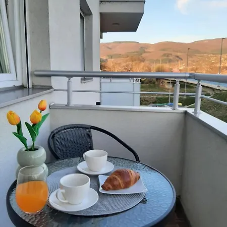 Apartman Milic Pirot-zapadni Kej 10 *